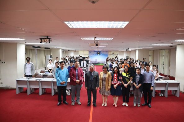 ภาพประกอบ: สำนักศิลปะและวัฒนธรรม จัดการอบรมเชิงปฏิบัติการ เรื่อง “การเขียนบทความทางวิชาการ”