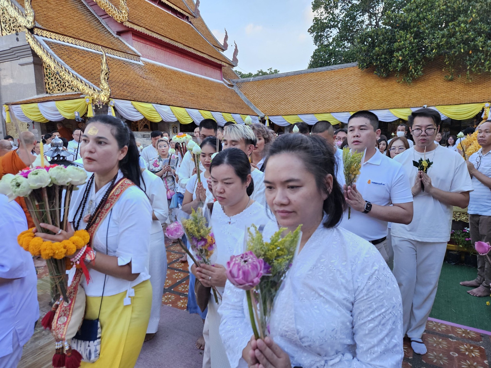 ภาพประกอบ: มหาวิทยาลัยราชภัฏเชียงใหม่ร่วมพิธีเวียนเทียน เนื่องในวันวิสาขบูชา ประจำปี 2567 ณ วัดพระธาตุดอยสุเทพราชวรวิหาร