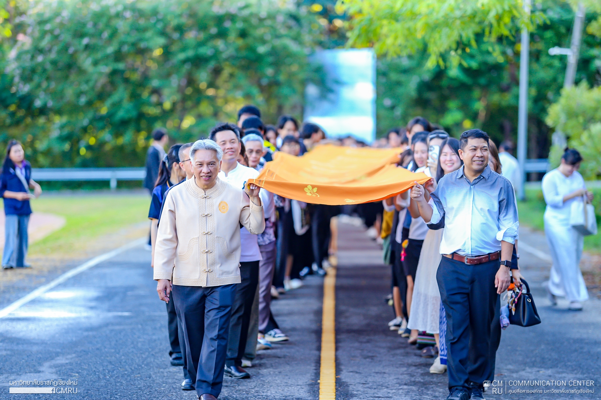 ภาพประกอบ: สืบฮีตสานฮอยยี่เป็งล้านนา ไหว้สาองค์พระมหาเจดีย์ ประจำปี 2568